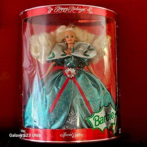 1995 Christmas Holiday Mattel Barbie Doll long Blond hair green Victorian gown